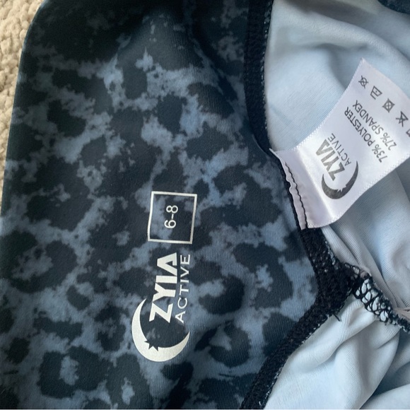 (SOLD)Zyia high rise leopard scrunch butt leggings - Picture 4 of 4